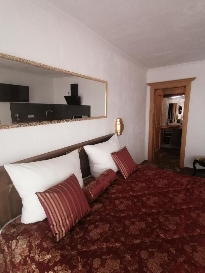 Hanni Deisenberger Apartment